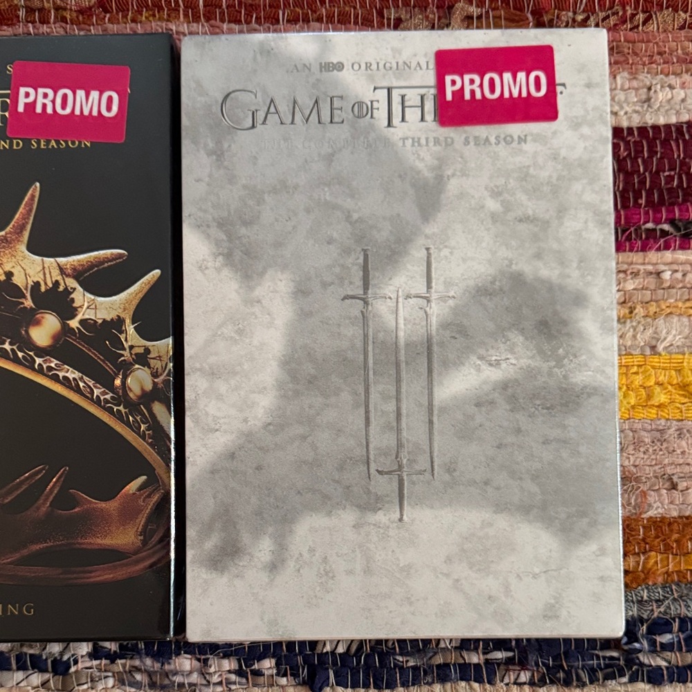 Game of Thrones Complete Seasons 1-3 DVD Set - Black and Gray - Picture 4 of 5